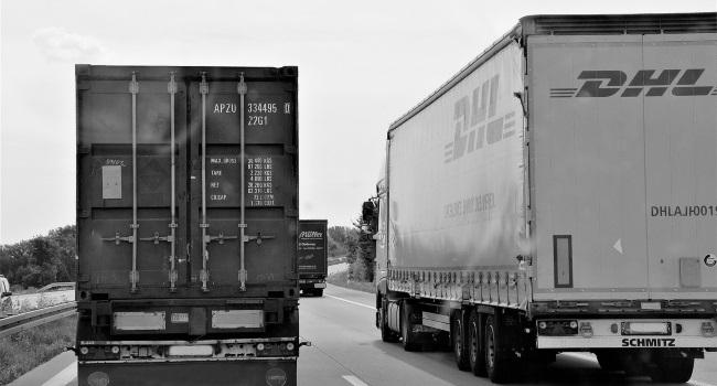 Więcej ciężarówek na niemieckich autostradach. Transport w końcu rusza z miejsca