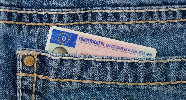 Cyfryzacja kontroli uprawnień w transporcie