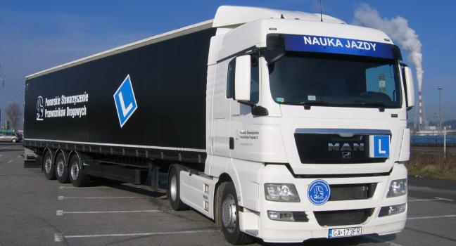 Jednoosiowe naczepy na egzaminach C+E wypaczają sens zmian w szkoleniu